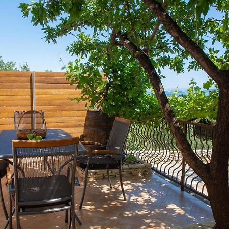 Plum Holiday Home Каштел-Стари Экстерьер фото