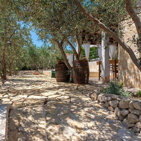Plum Holiday Home Каштел-Стари Экстерьер фото