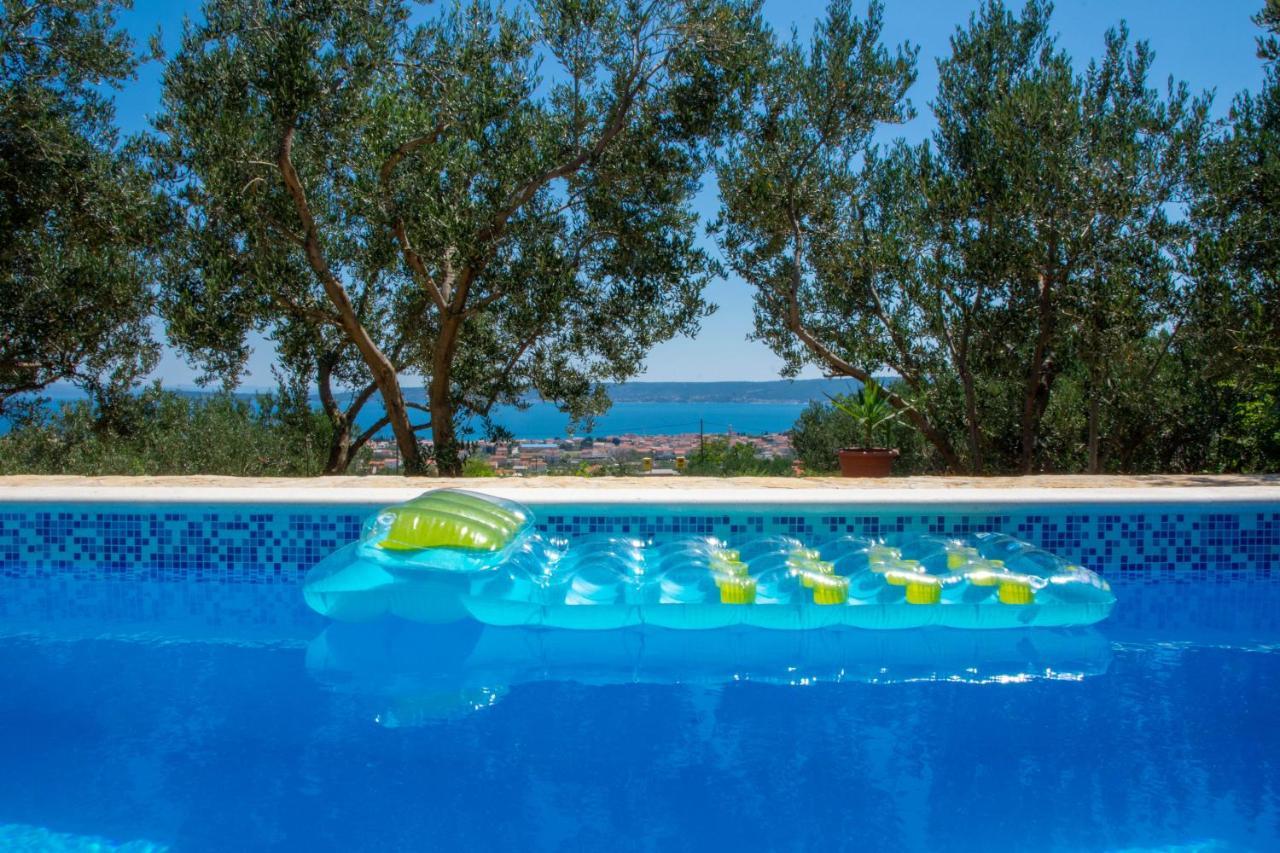 Plum Holiday Home Каштел-Стари Экстерьер фото