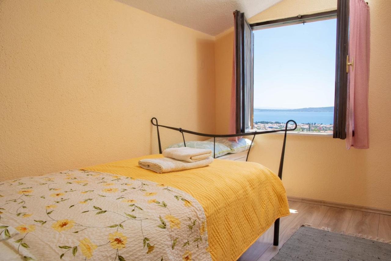 Plum Holiday Home Каштел-Стари Экстерьер фото
