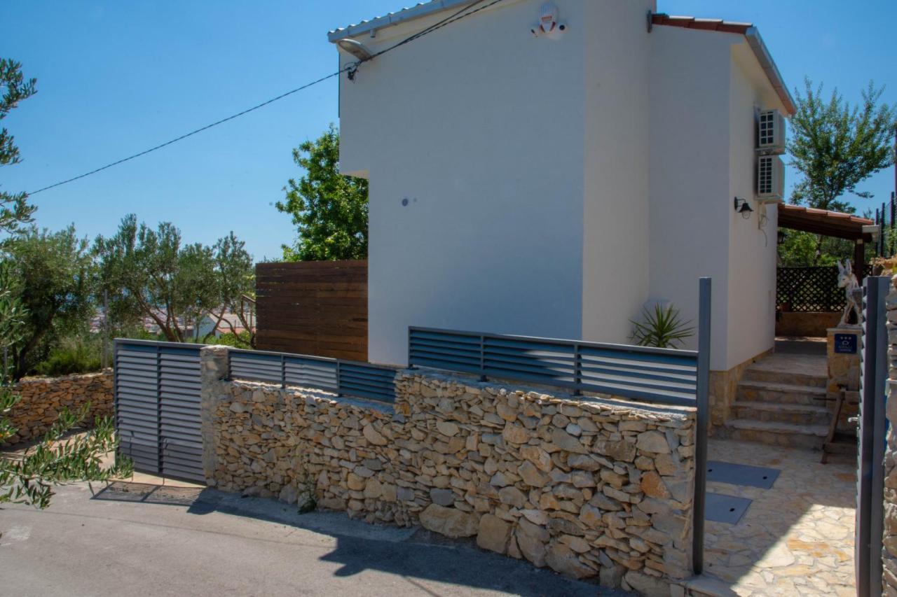 Plum Holiday Home Каштел-Стари Экстерьер фото