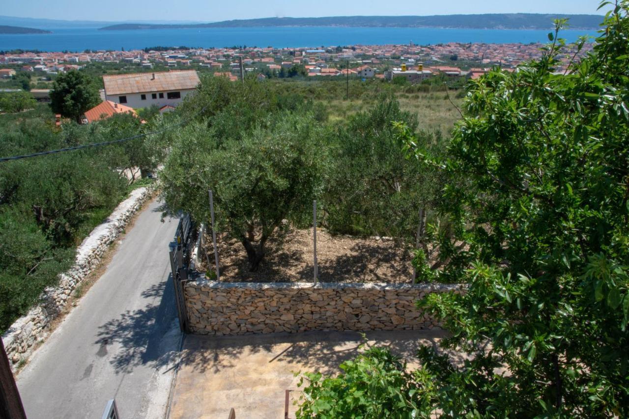 Plum Holiday Home Каштел-Стари Экстерьер фото
