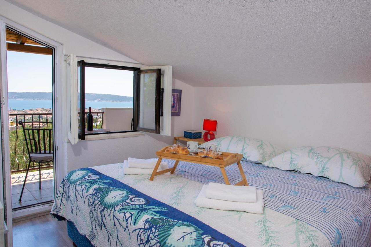 Plum Holiday Home Каштел-Стари Экстерьер фото