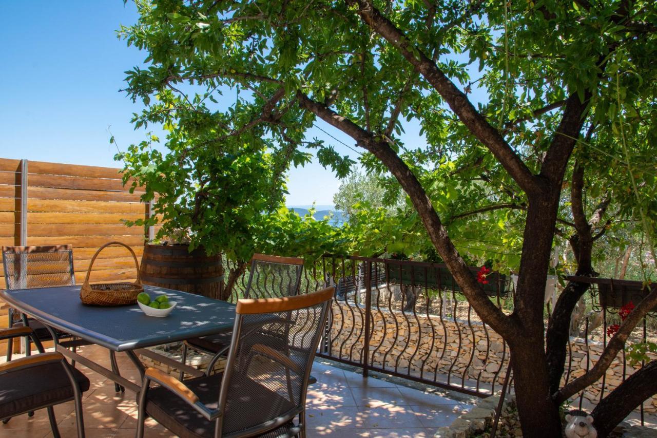 Plum Holiday Home Каштел-Стари Экстерьер фото