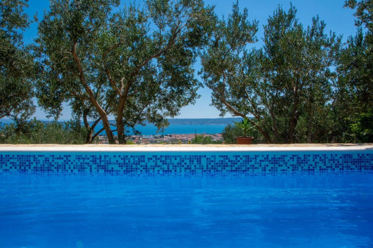Plum Holiday Home Каштел-Стари Экстерьер фото