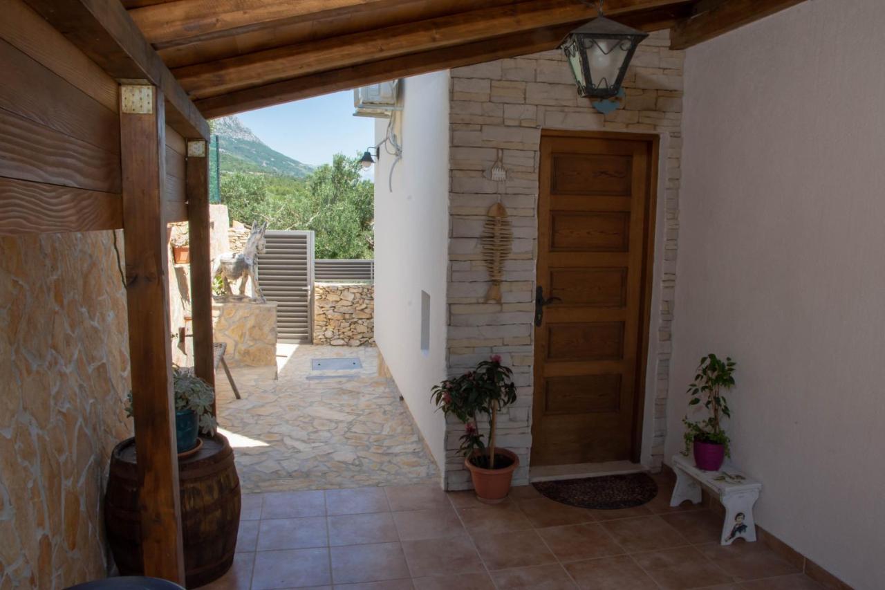 Plum Holiday Home Каштел-Стари Экстерьер фото