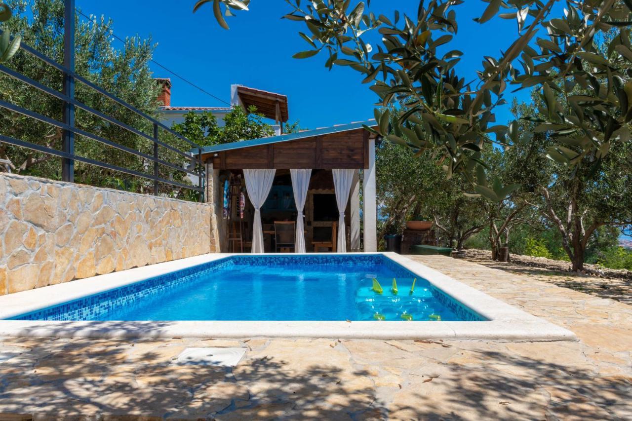 Plum Holiday Home Каштел-Стари Экстерьер фото